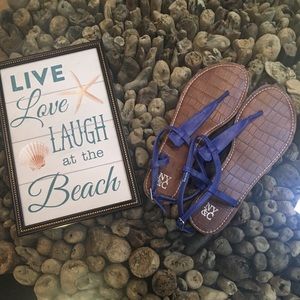 💙NY&CO - vegan leather t-strap sandals. **9.5